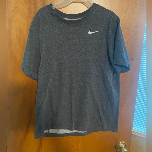 Nike Dri-Fit T-shirt - Picture 1 of 2